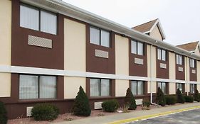 Days Inn And Suites Benton Harbor Mi